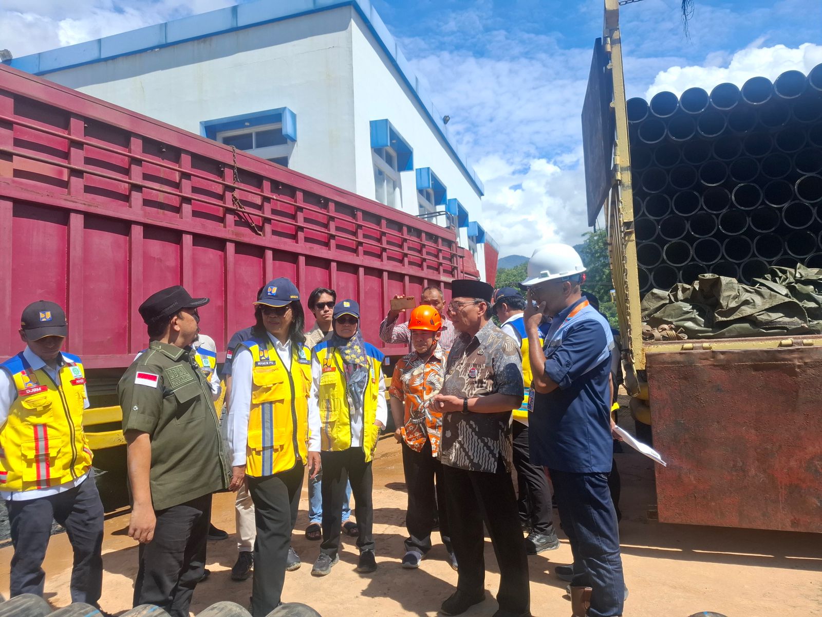 pemko-padang-terima-bantuan-instalasi-pengelolaan-air-untuk-perumda-am-dari-kementerian-pu