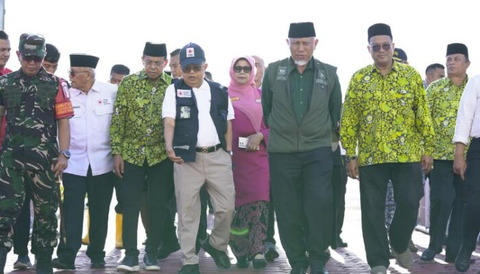 JK Tinjau Bencana Sumbar, PMI Salurkan Bantuan Dasar Korban