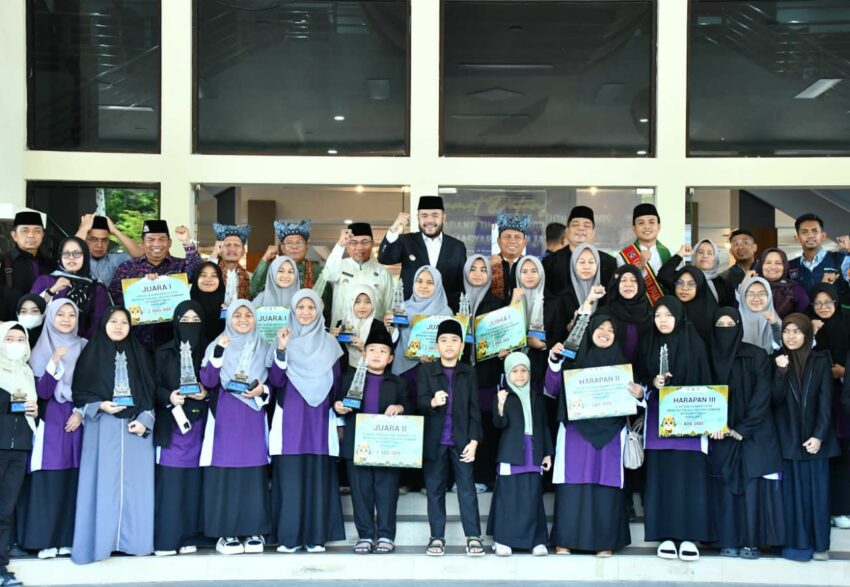 pertahankan-posisi-runner-up-mtq-sumbar,-pemko-padang-guyur-bonus-rp803-juta-untuk-kafilah