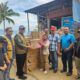 sekda-sumbar-salurkan-bantuan-untuk-warga-malalo-tanah-datar