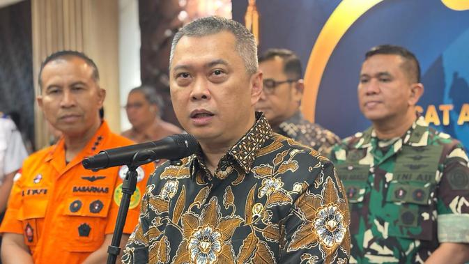 menhub-larang-truk-masuk-tol-24-jam-hingga-4-januari-2026