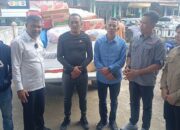 komisi-ii-dprd-sumbar-serahkan-bantuan-sembako-di-talamau