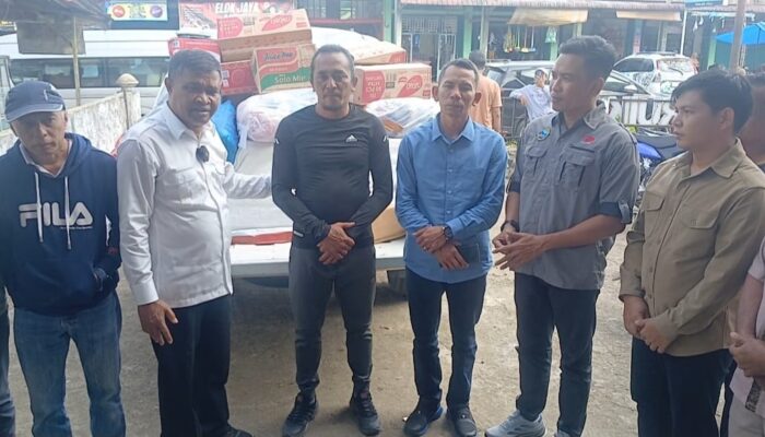 DPRD Sumbar Salurkan Bantuan, Percepat Pembangunan Jalan Pasca Bencana di Pasbar