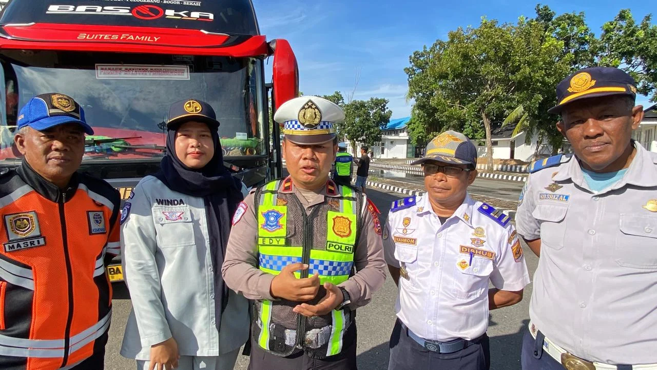 jasa-raharja-sumbar-dukung-rampcheck-kendaraan-umum-di-terminal-jati,-perkuat-mitigasi-risiko-kecelakaan
