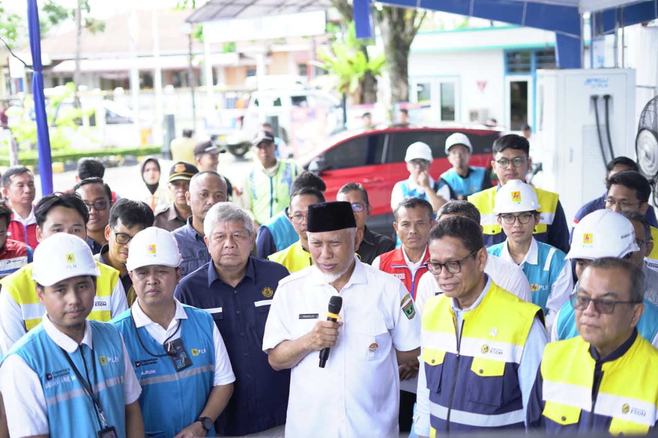 gubernur-sumbar-dampingi-wamen-esdm-tinjau-kesiapan-bbm-dan-listrik-jelang-nataru