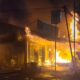 rumah-dan-tiga-petak-toko-di-banda-buek-padang-terbakar