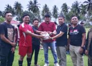 PKPS Dan HKB Pacu Semangat Sepakbola Batangkapas, Beri Bantuan Bola