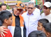 Presiden PKS Tinjau Malalak, Salurkan Bantuan, Dorong Pemulihan Ekonomi