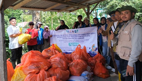 dosen-isi-padangpanjang-salurkan-bantuan-untuk-korban-banjir-bandang-di-nagari-paninggahan 