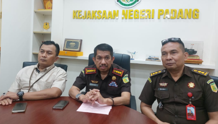 Kejari Padang Tetapkan Anggota DPRD Sumbar Tersangka Korupsi KMK