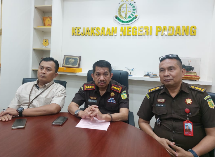 kejari-tetapkan-anggota-dprd-sumbar-tersangka-dugaan-korupsi-kredit-modal