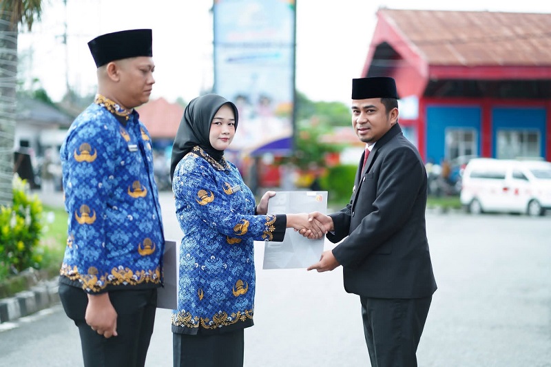 walikota-solok-serahkan-sk-pengangkatan-1.114-pppk-paruh-waktu