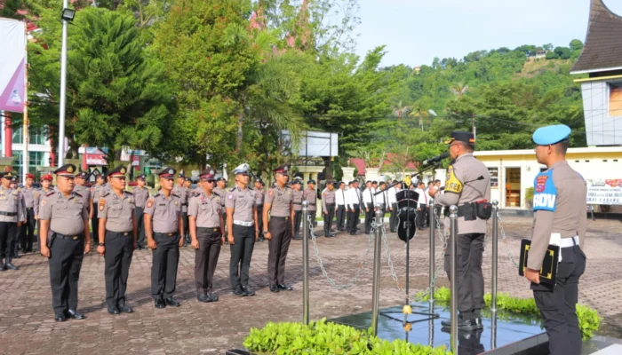 Polres Pesisir Selatan Apresiasi Kinerja, Naikkan Pangkat Puluhan Personel