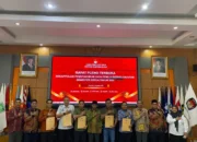 Komisi Pemilihan Umum (KPU) Provinsi Sumatera Barat menggelar rapat pleno terbuka rekapitulasi pemuktakhiran data pemilih berkelanjutan semester kedua tahun 2025, di ruang aula KPU Provinsi Sumbar, Padang, 11 Desember 2025.