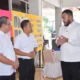 Wali Kota Padang Fadly Amran menerima bantuan sosial kemanusiaan banjir dan longsor dari PT Astra Honda Motor (AHM) yang diserahkan melalui PT Menara Agung, Kamis (18/12/2025), di Posko Palanta Rumah Dinas Wali Kota Padang.