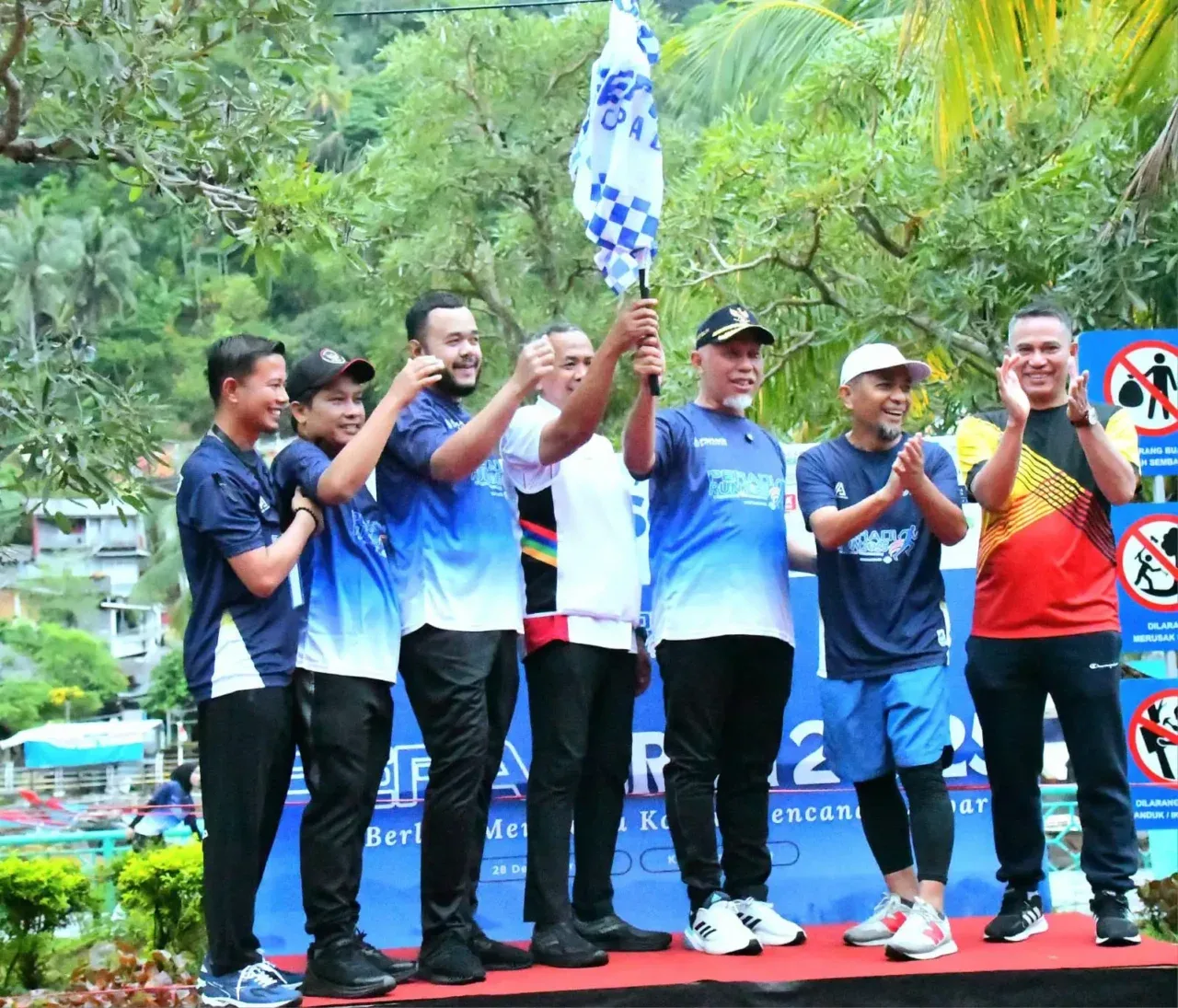 Wali Kota Padang, Fadly Amran, menyampaikan apresiasi tinggi atas terselenggaranya Peradi Run 2025 yang diinisiasi oleh Dewan Pimpinan Cabang (DPC) Persatuan Advokat Indonesia (Peradi) Padang.