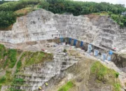 PT Waskita Beton Precast Tbk (kode saham: WSBP) terus menunjukkan komitmennya dalam mendukung percepatan pembangunan Proyek Bendungan Bener Paket II yang berlokasi di Kabupaten Purworejo, Jawa Tengah.