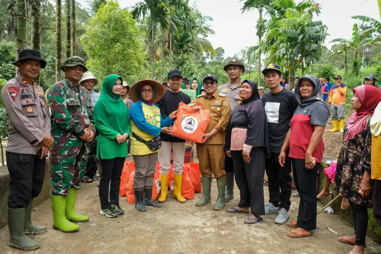 Memasuki perpanjangan masa tanggap darurat sampai tanggal 17 Desember 2025 esok, Pemerintah Daerah saat ini sedang mempersiapkan Hunian Sementara (Huntara) bagi masyarakat yang masih mengungsi.