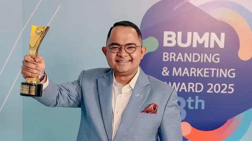 Direktur Komersial InJourney Aviation Services (IAS), Muchdian Muchlis, kembali menorehkan prestasi membanggakan dengan meraih penghargaan Best CMO – Personal Communication pada ajang BUMN Branding & Marketing Award 2025 Tahun ke-13 yang diselenggarakan oleh BUMN Track