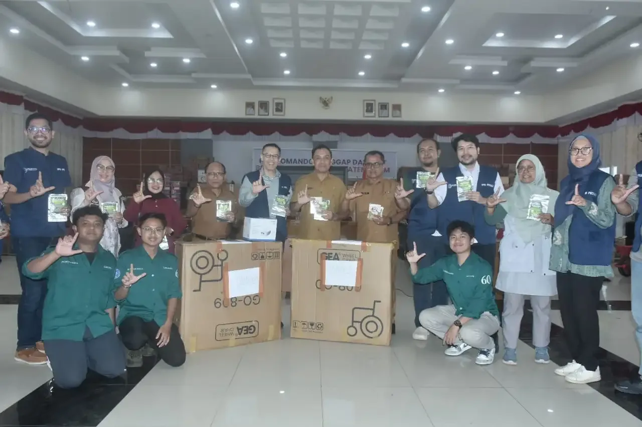 Wakil Bupati Agam, Muhammad Iqbal SE MCom, menyambut langsung kedatangan rombongan Institut Pertanian Bogor (IPB) di Pos Komando Tanggap Darurat Bencana Alam, Balairung Rumah Dinas Bupati Agam, Padang Baru, Selasa (23/12).