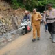 Jalan Lembah Anai yang putus akibat banjir bandang, yang menjadi urat nadi perekonomian dan penghubung utama Sumatera Barat dan Riau, mulai dapat dilewati kendaraan roda dua pada Senin (8/12/2025).