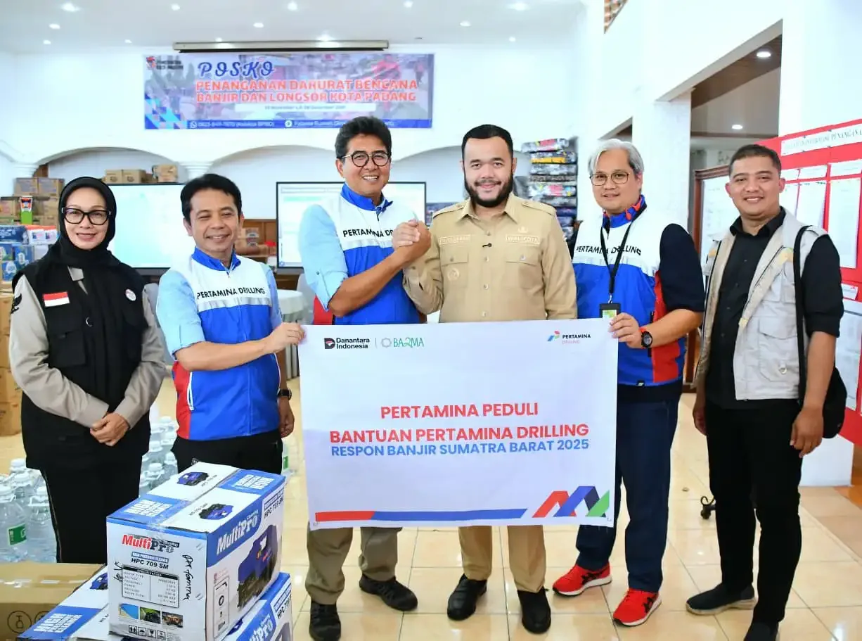 Pemerintah Kota (Pemko) Padang kembali menerima dukungan untuk percepatan penanganan dan pemulihan pascabencana hidrometeorologi dari Pertamina Drilling Service Indonesia, Selasa (9/12/2025), berupa 50 unit tangki air dan 5 unit power sprayer.