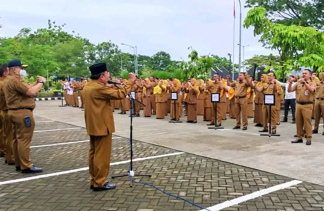 Pemerintah Kota Padang tidak memberlakukan WFA bagi seluruh ASN pada tanggal tersebut.
