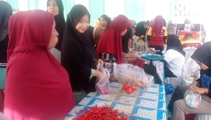 Pemko Padang Subsidi Pangan, Masyarakat Antusias Sambut GPM di Koto Tangah