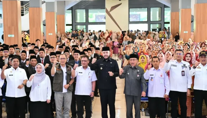 Penyesuaian Regulasi, Pemko Padang Lantik Kepala Sekolah dan Pejabat Administrator