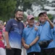 Wali Kota Padang Fadly Amran menghadiri Senam Massal Gebyar Komite Olahraga Masyarakat Indonesia (KORMI) Kota Padang yang digelar di Lapangan Apeksi, Balai Kota Padang, Aie Pacah, Minggu (28/12/2025).