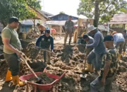 Sudah 24 Hari, Pemulihan Pasca-Banjir Padang Terkendala Lumpur Mengera