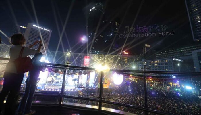 Drone Hiasi Langit Jakarta, Warga Terpukau Visual Tahun Baru