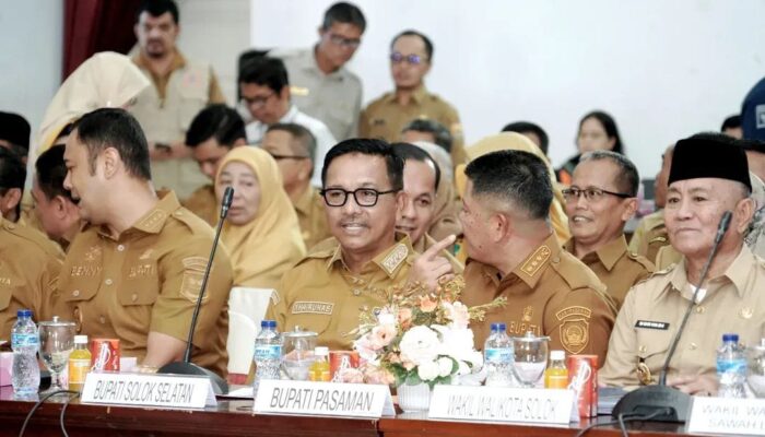 Bupati Bahas Strategi Pulihkan Solok Selatan Pasca Bencana