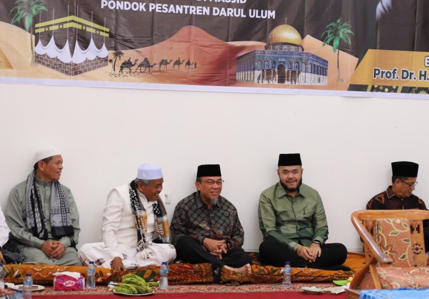 hadiri-peringatan-isra-mikraj-di-darul-ulum,-fadly-amran:-pesantren-dan-smart-surau-benteng-akhlak-generasi-muda