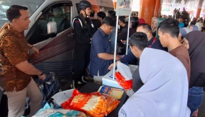 BI Gelontorkan Rp1,8 Miliar: Uang Lusuh Ditukar, Beras Premium Diserbu