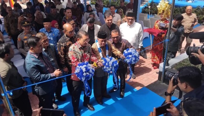 Fadli Zon Aktifkan Kembali Rumah Puisi Taufiq Ismail