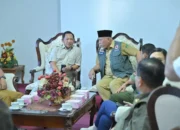 Bertemu Mahyeldi, Mendagri : Warga Terdampak Bencana Bisa Jadi Penerima Manfaat Bansos