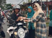 Kecamatan Payakumbuh Selatan Bagikan Takjil Gratis Bagi Pengendara