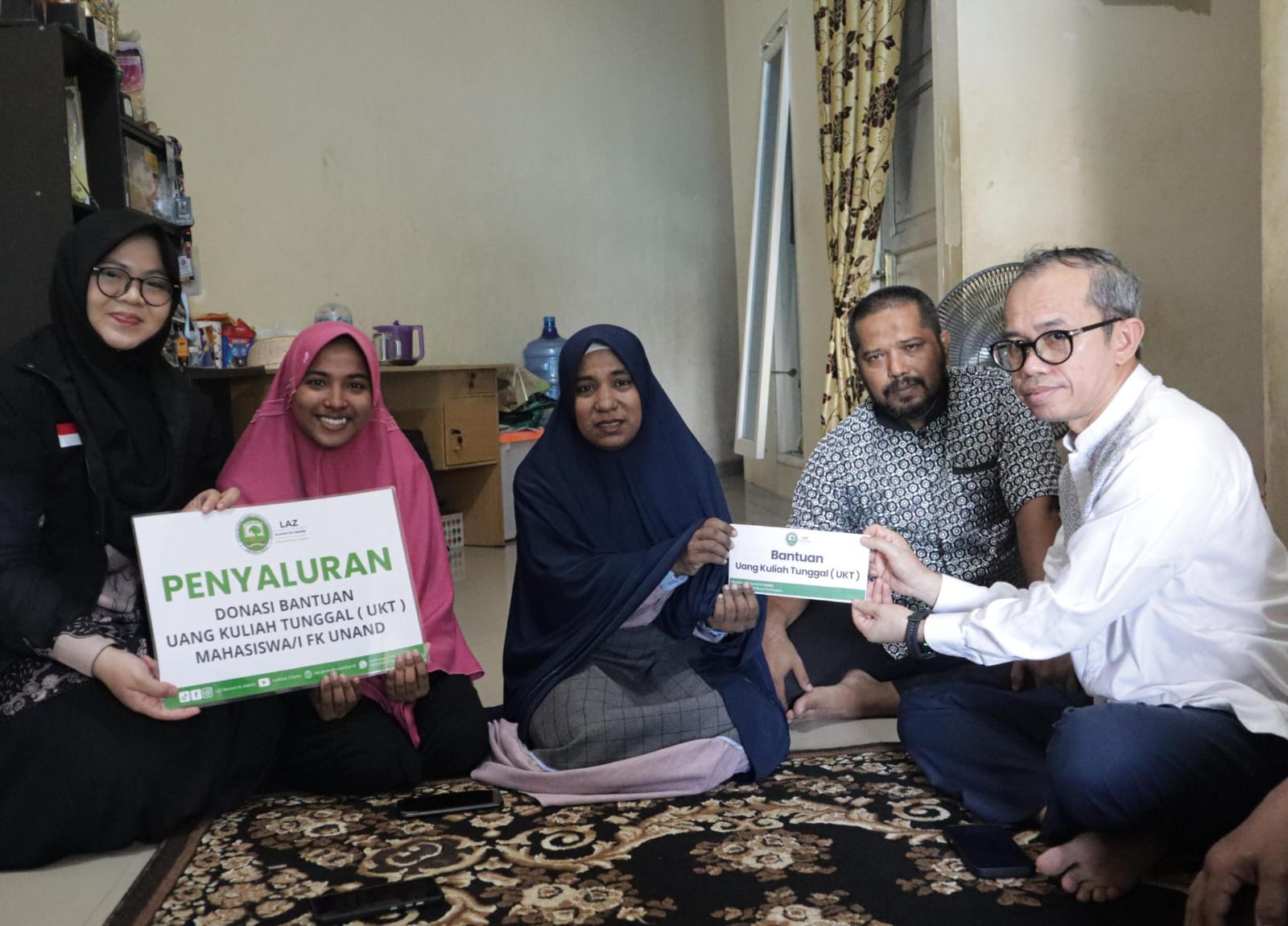 dibantu-laz-fk,-rektor-unand-kunjungi-rumah-mahasiswa-terancam-putus-kuliah