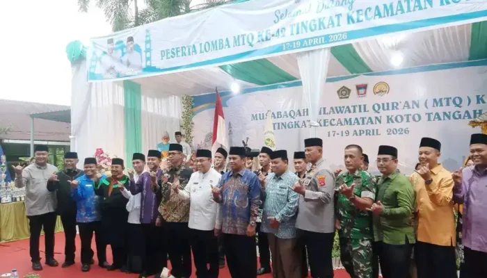 Wawako Padang Buka MTQ Koto Tangah, Tekankan Pembinaan Generasi Qur’ani