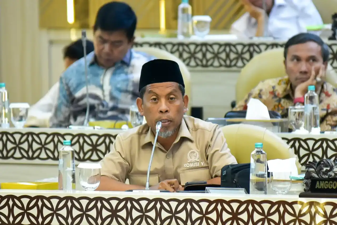 Anggota Komisi V DPR RI Abdul Hadi menyampaikan duka cita mendalam atas kecelakaan tragis antara KRL Commuter Line dan KA Argo Bromo Anggrek di Stasiun Bekasi Timur pada Senin (27/4/2026) malam.