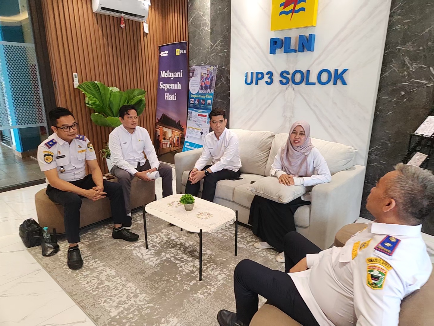 pln-up3-solok-dan-pemkab-solok-percepat-meterisasi-pju,-dorong-transparansi-layanan-dan-penerangan-jalan-yang-lebih-andal
