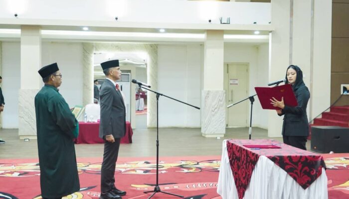 Bupati Annisa Lantik Medison Jadi Sekda Definitif Dharmasraya
