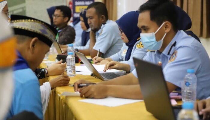 Tim Medis Padang Tunda Keberangkatan Jemaah Haji Asal Tanah Datar