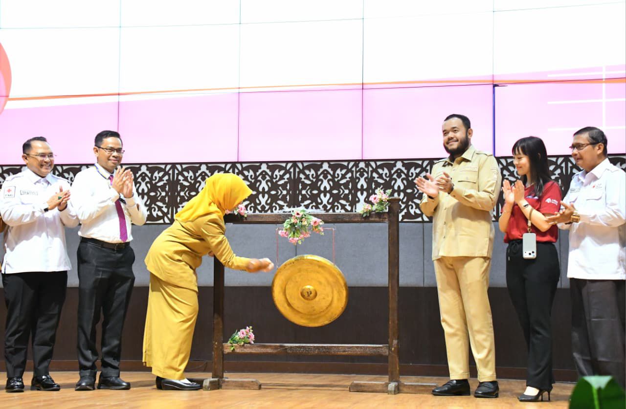 donor-darah-bank-mestika-unp-targetkan-2.000-kantong,-wako-padang-ajak-warga-aktif-mendonor