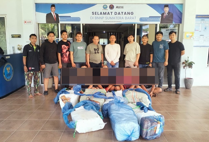 dihadang-di-palupuah-agam,-bnnp-sumbar-gagalkan-peredaran-150-kg-ganja