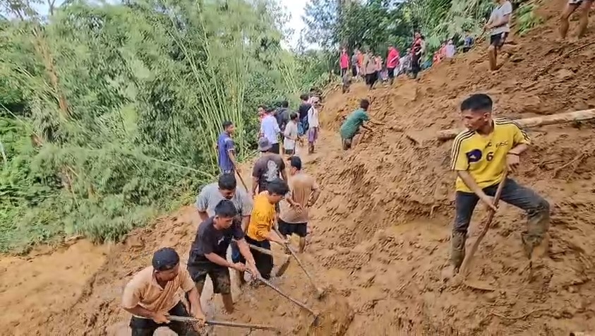 2.000-warga-situjuah-ladang-laweh-terisolasi,-dprd-desak-pemda-kirim-alat-berat
