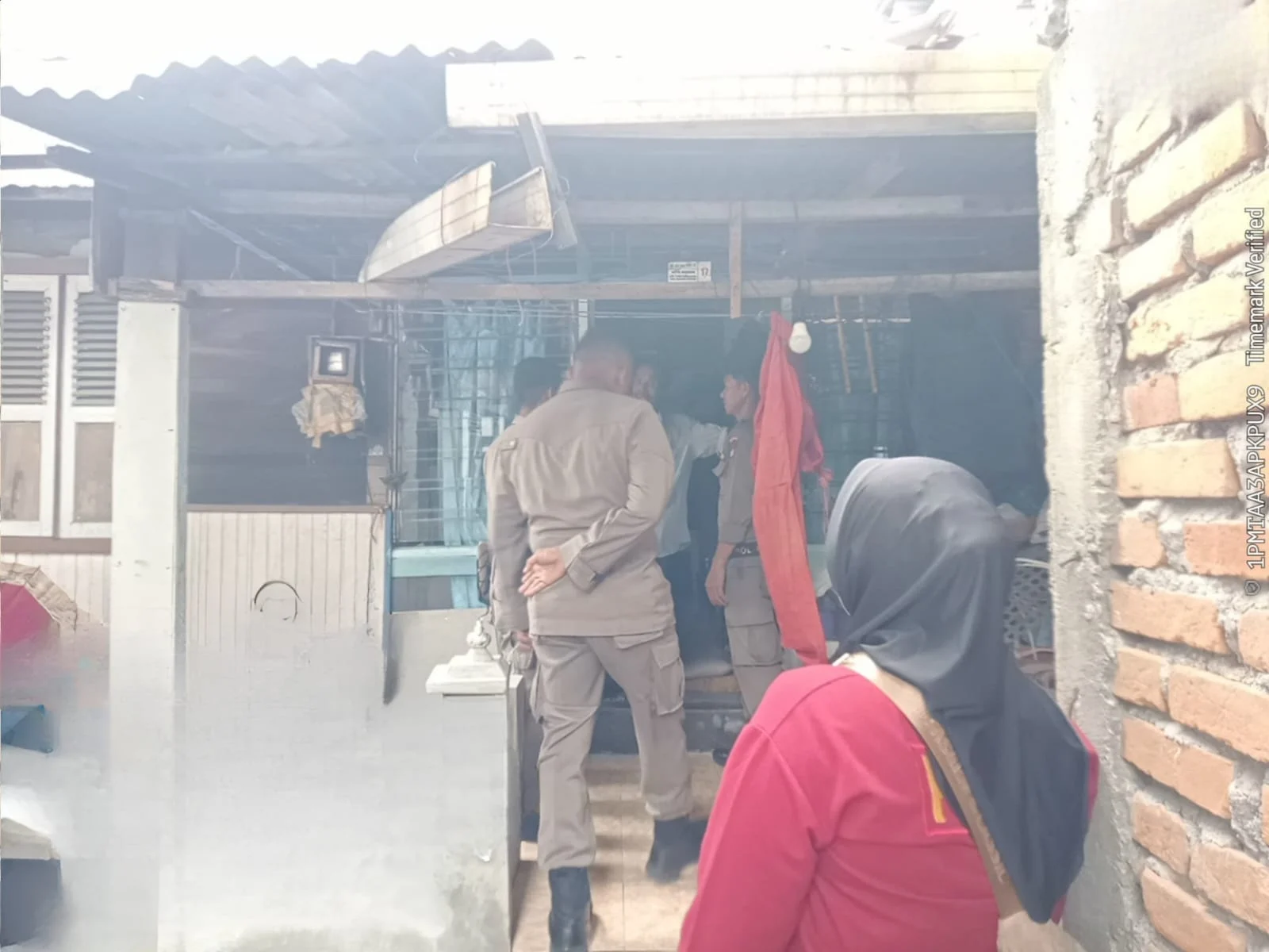 amankan-pria-mengamuk-di-pasar-ambacang,-dua-personel-satpol-pp-padang-terluka