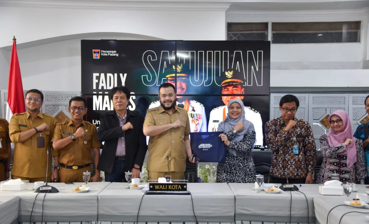 fadly-amran-ajak-itp-terlibat-bantu-generasi-muda-kota-padang-lanjutkan-kuliah-ke-luar-negeri