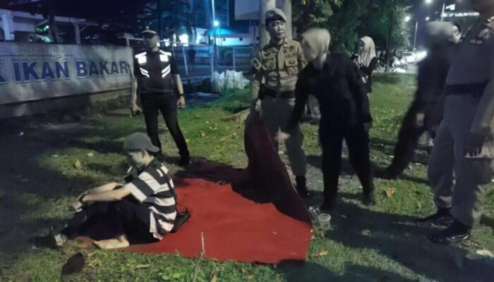 Satpol PP Padang Kembali Tertibkan PKL di Jalan Khatib Sulaiman